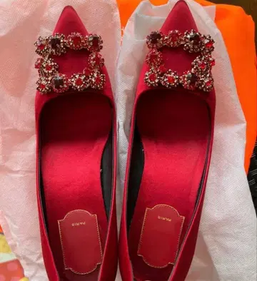 빨간색 비쥬 하이힐 펌프스