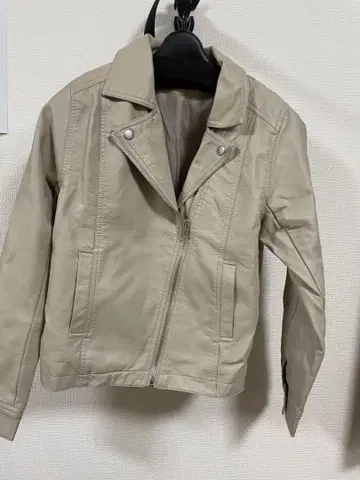 베이지 가죽 라이더 자켓