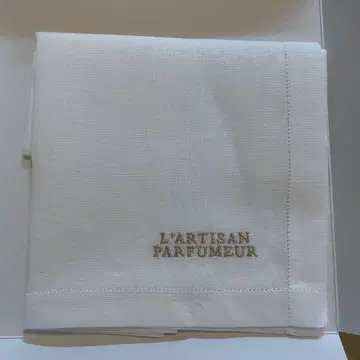 L'Artisan Parfumeur 화이트 손수건