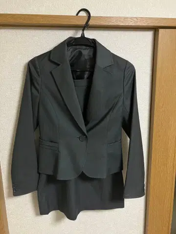 다크 그레이 여성용 슈트 상하의