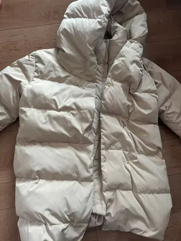ikka 크림색 다운 자켓 M