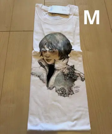 히구치 유코 그라니프 건담 T셔츠 M 사이즈