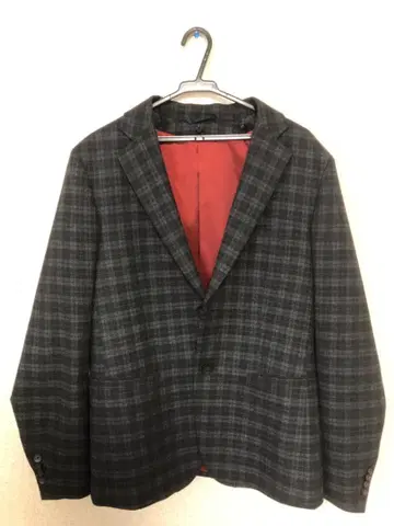 그레이 계열 체크 테일러드 자켓과 팬츠 세트