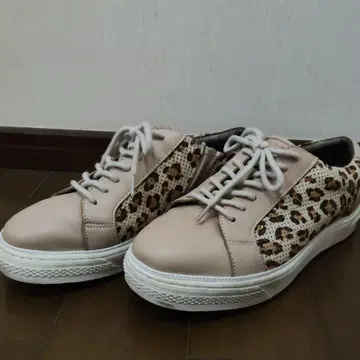 LUPUY 베이지 레오파드 무늬 스니커즈