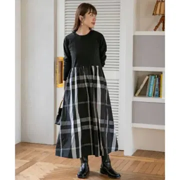 어반 리서치 서니 라벨 원피스