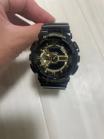 G-SHOCK 블랙 골드