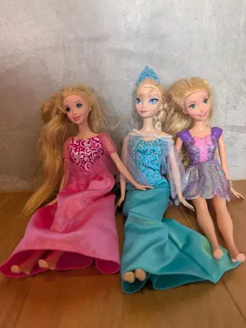 엘사 1체와 라푼젤 2체 세트