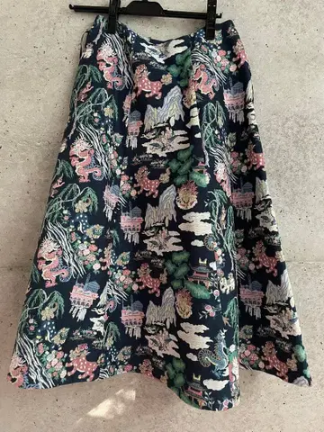 샹그릴라 플레어 스커트 무릎 기장