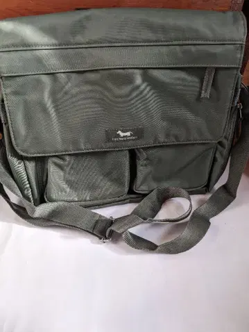 올리브 그린 숄더백 나일론제