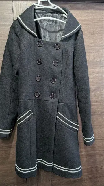 PEACE NOW 블랙 더블 브레스트 세일러 카라 코트