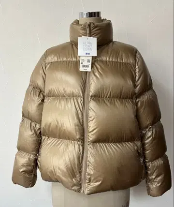 유니클로 다운 하프 코트