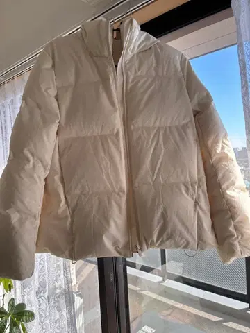UNIQLO 화이트 다운 자켓 M