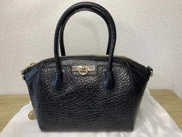 블랙 가죽 핸드백