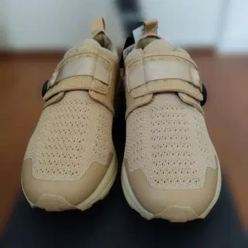 새상품 와일드 띵스 스니커즈 다이얼 조정 24.5cm