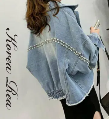 비즈 장식이 있는 라이트 블루 데님 자켓