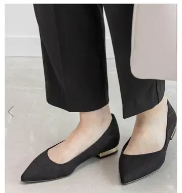 RANDA 블랙 스틸레토 로우힐 펌프스