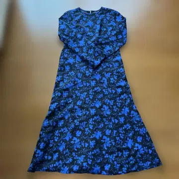 LEPSIM 파랑과 블랙 꽃무늬 긴팔 원피스