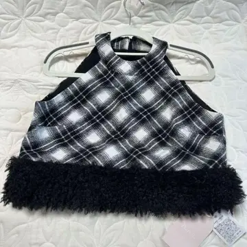 미사용 인조 퍼(fur) 포함 홀터넥 베스트