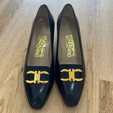 Ferragamo 네이비 로퍼