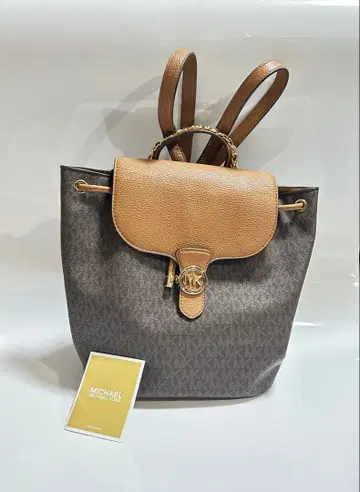 미사용 새상품 마이클코어스 럭색 브라운