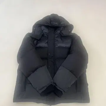후드 부착 다운 자켓 블랙