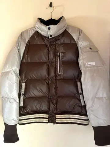 쿠엔치라웃 QUENCHLOUD 다운 자켓