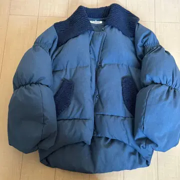 그레이 볼륨 다운 자켓