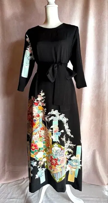 기모노 리메이크 블랙 전통 예복 기모노 롱 원피스 화려한 꽃 작가 작품