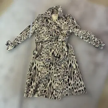 레오파드 무늬 트렌치코트