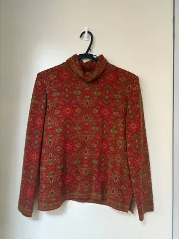 빨강 초록 패턴 긴팔 니트 스웨터