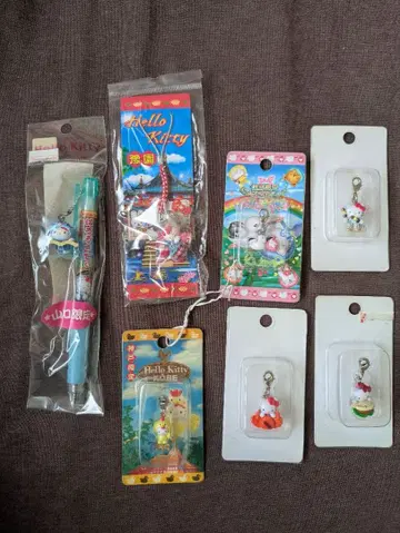 [ 지역 한정 키티 ] 참 5개 스트랩 1개 볼펜 1개