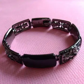 Monet 빈티지 블랙 메탈 장식 팔찌