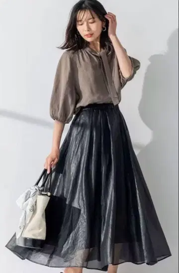 23구 글로시 보일 턱 스커트 브라운 44