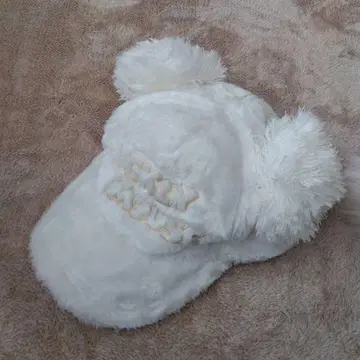 디즈니 리조트 화이트 퍼 캡