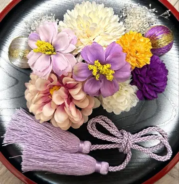 성인식 일본 의류 후리소데 시치고산 머리 장식