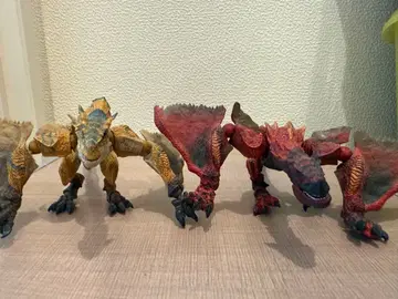 티가렉스 & 티가렉스 레어종 풀가동 피규어