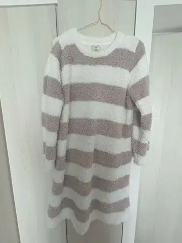 젤라또피케 모코모코 룸웨어 보더 원피스 긴팔 파자마