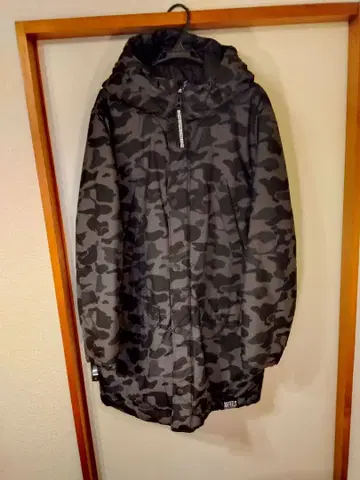 품! H&M TRD MRK 패디드 후드 코트 사이즈 XL 카모플라주