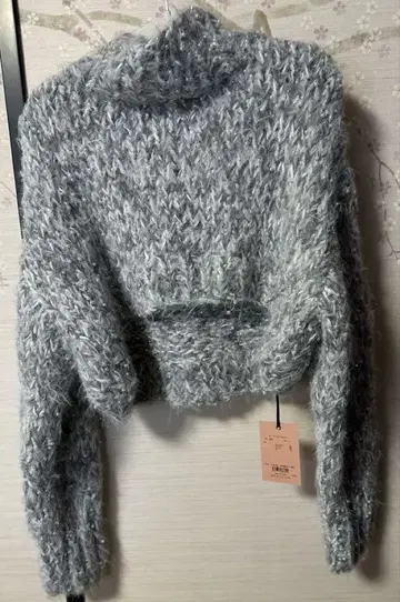 새상품 미들 넥 모조 펄 장식 스웨터