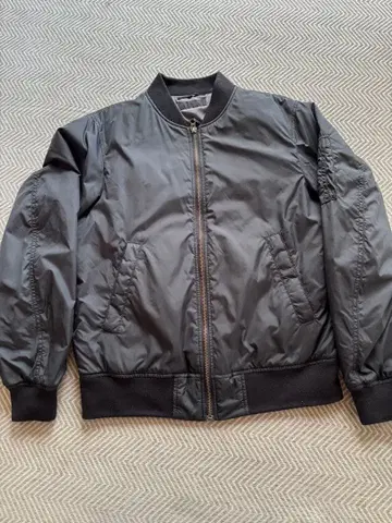 유니클로 블랙 MA-1 플라이트 자켓