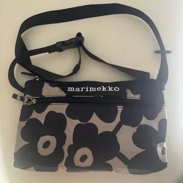 marimekko 숄더백 네이비 x 블랙 계열