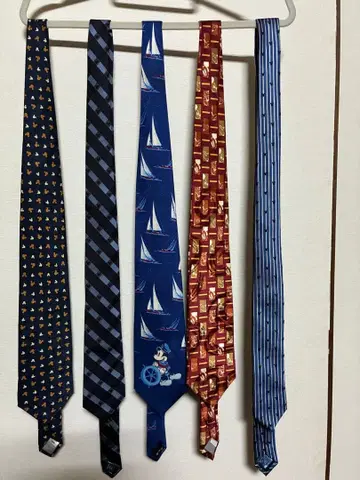 Disney Store 외 넥타이 5개 세트