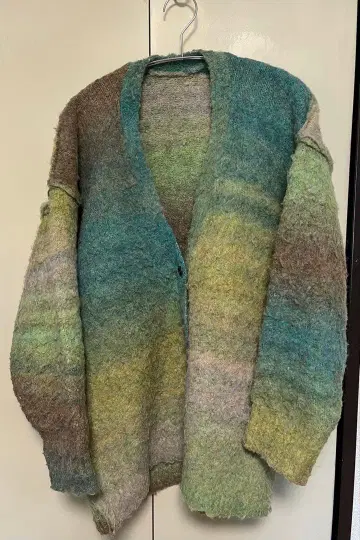 새상품급 MAISON SPECIAL 그라데이션 루프 샤기 니트 가디건