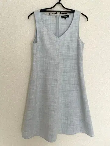 Theory 슬리브리스 무릎 기장 원피스 그레이