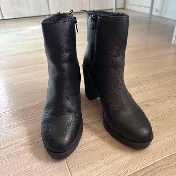 H&M 숏부츠 안쪽 보아 힐 8.5cm