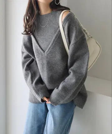 and Me 어깨 슬릿 레이어드 스타일 니트탑