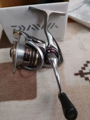 DAIWA 12 LUVIAS 2004 스피닝 릴