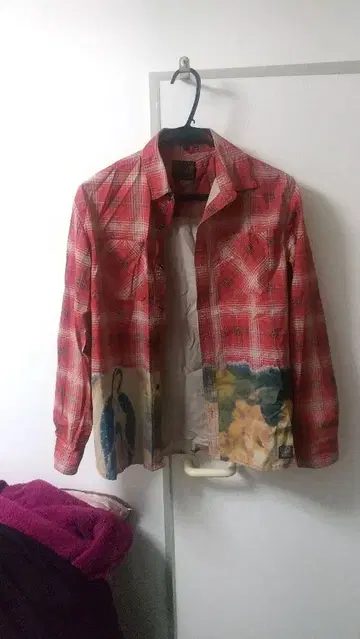 빨간색 체크 무늬 마리아 프린트 플란넬 셔츠