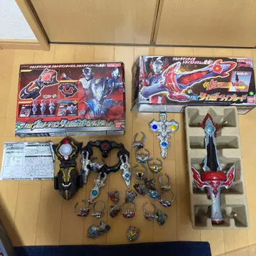 울트라맨 타이거 트라이 블레이드 울트라맨 타이거 완전 변신 세트 반다이