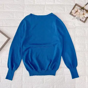 [ 새상품급 ] a.v.v 아베베 보트넥 긴팔 풀오버 니트 블루